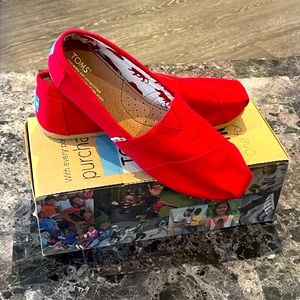 TOMS CLASSIC Red Canvas Shoes